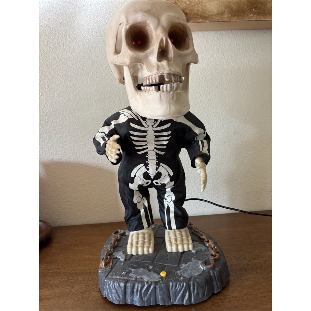 Gemmy Big Head Dancing Halloween Singing Skeleton Super Freak Eyes W/power Cord